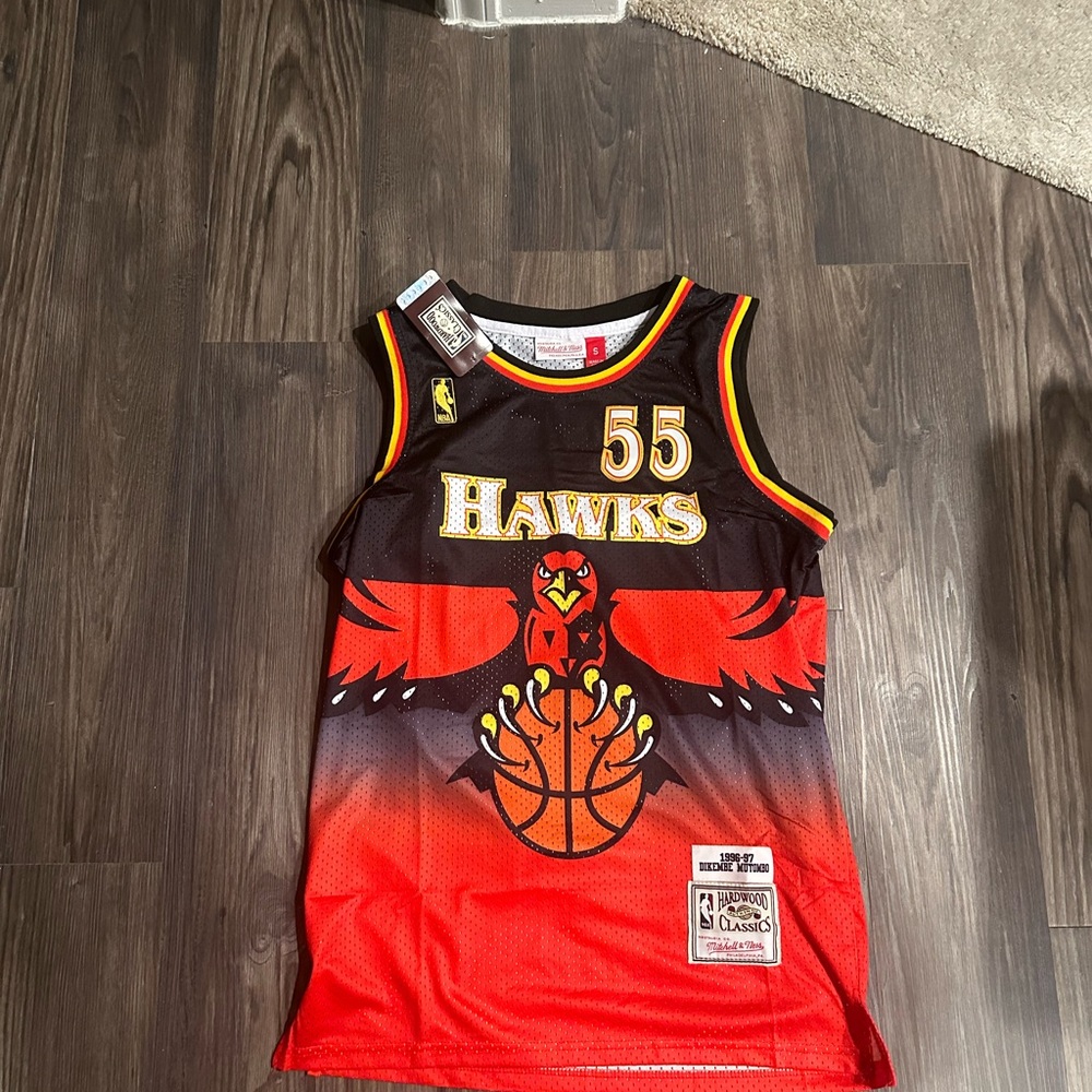DIKEMBE MUTOMBO ATLANTA HAWKS HARDWOOD CLASSICS FINISHED SWINGMAN JERSEY Size M